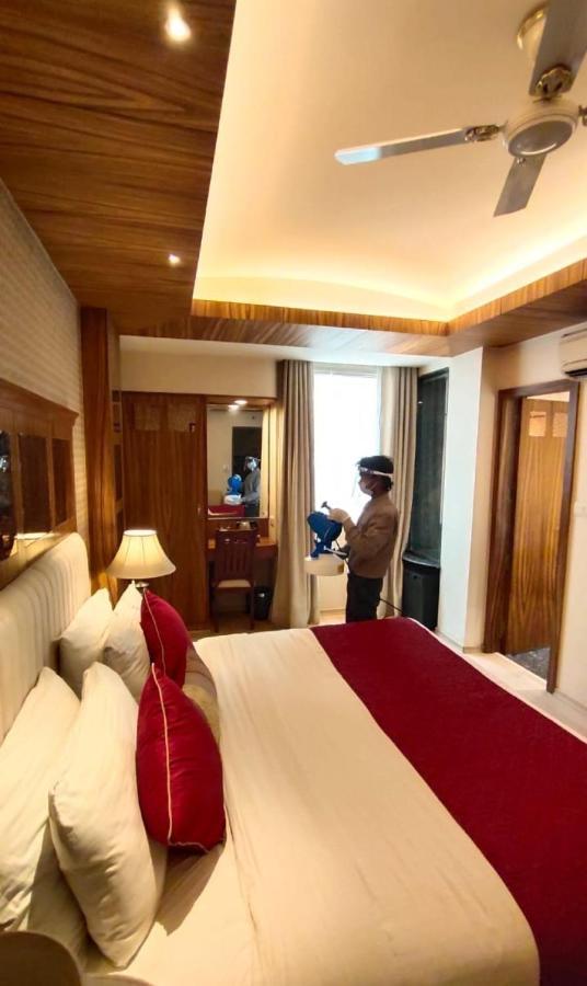 Hotel Clark International Delhi  Exterior foto