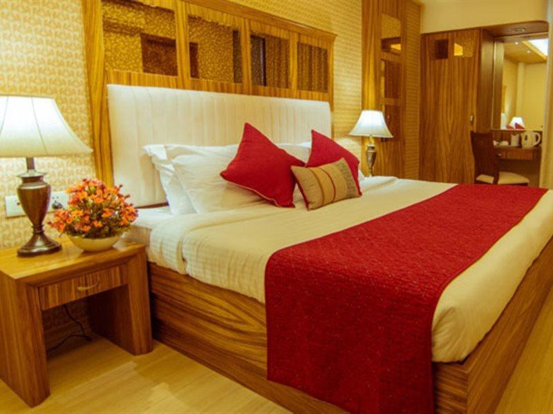 Hotel Clark International Delhi  Exterior foto