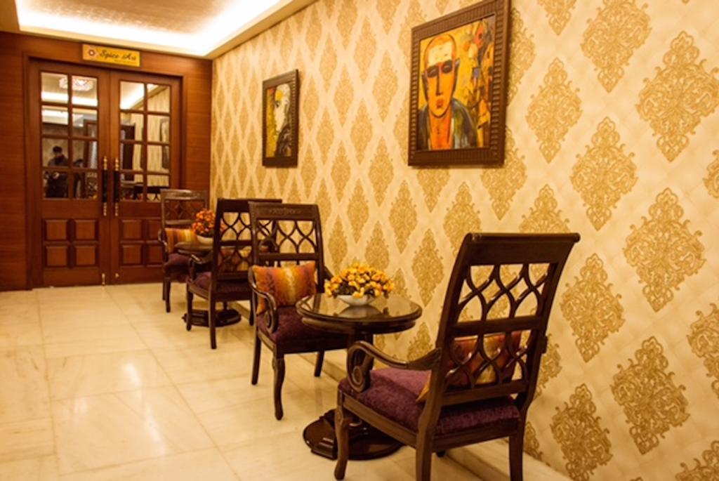 Hotel Clark International Delhi  Exterior foto