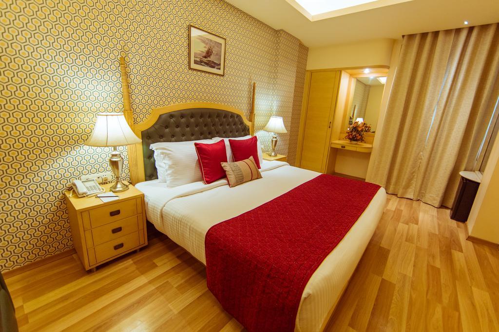 Hotel Clark International Delhi  Exterior foto